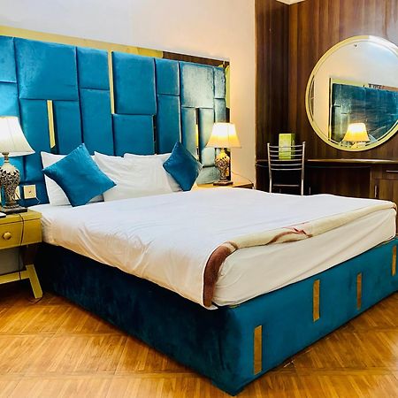 Fiesta Inn Hotel & Resorts Multan Exterior foto