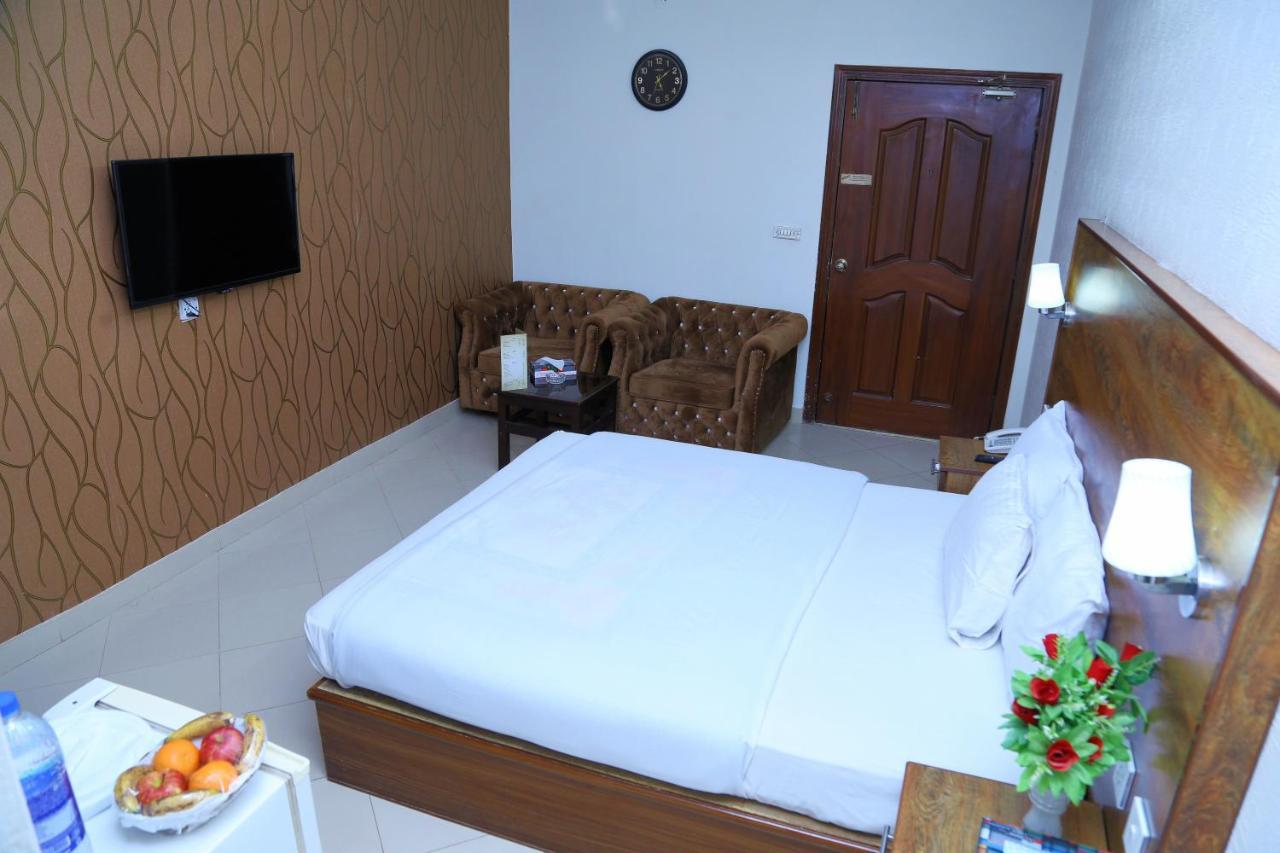 Fiesta Inn Hotel & Resorts Multan Exterior foto