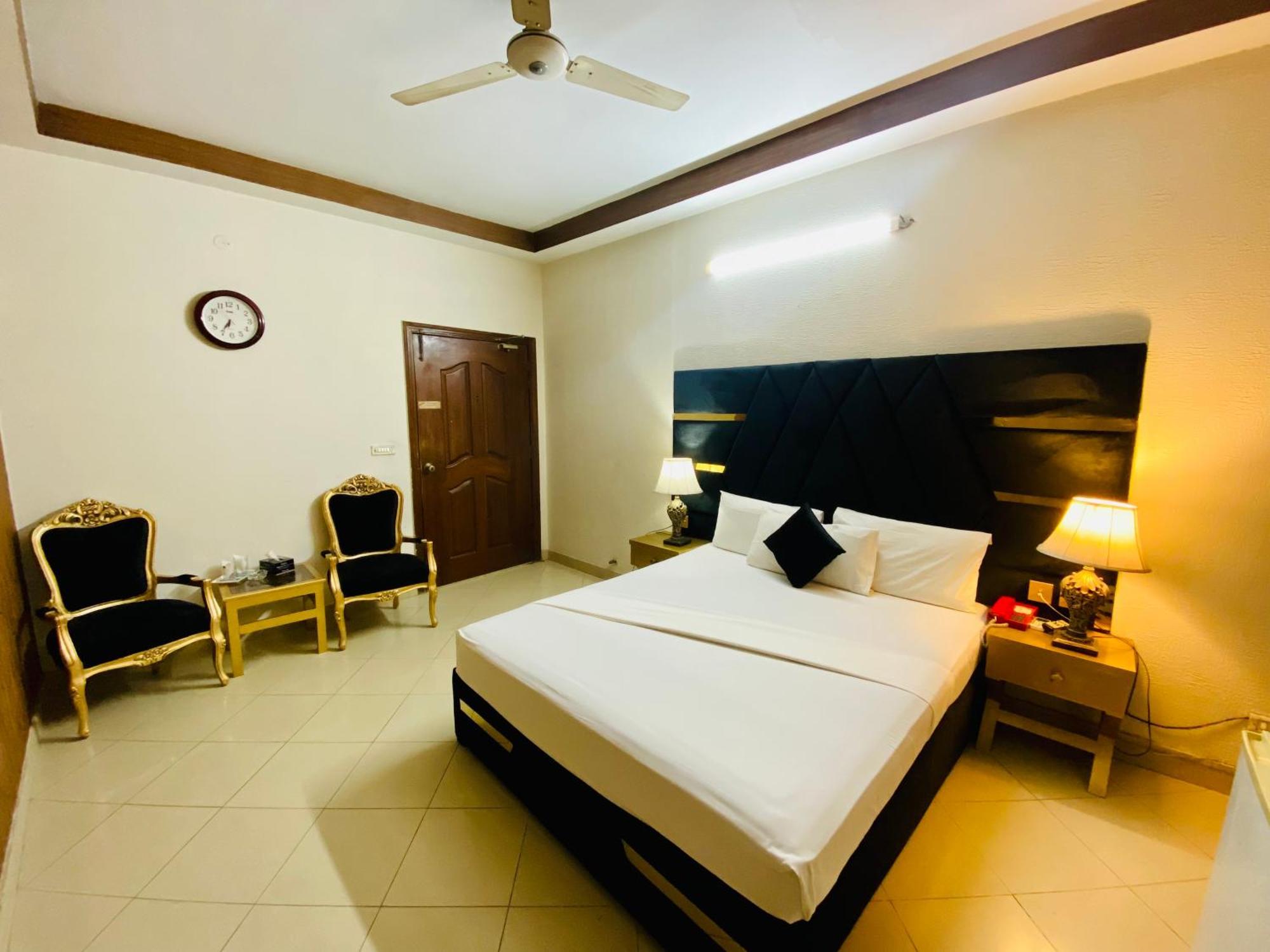 Fiesta Inn Hotel & Resorts Multan Exterior foto