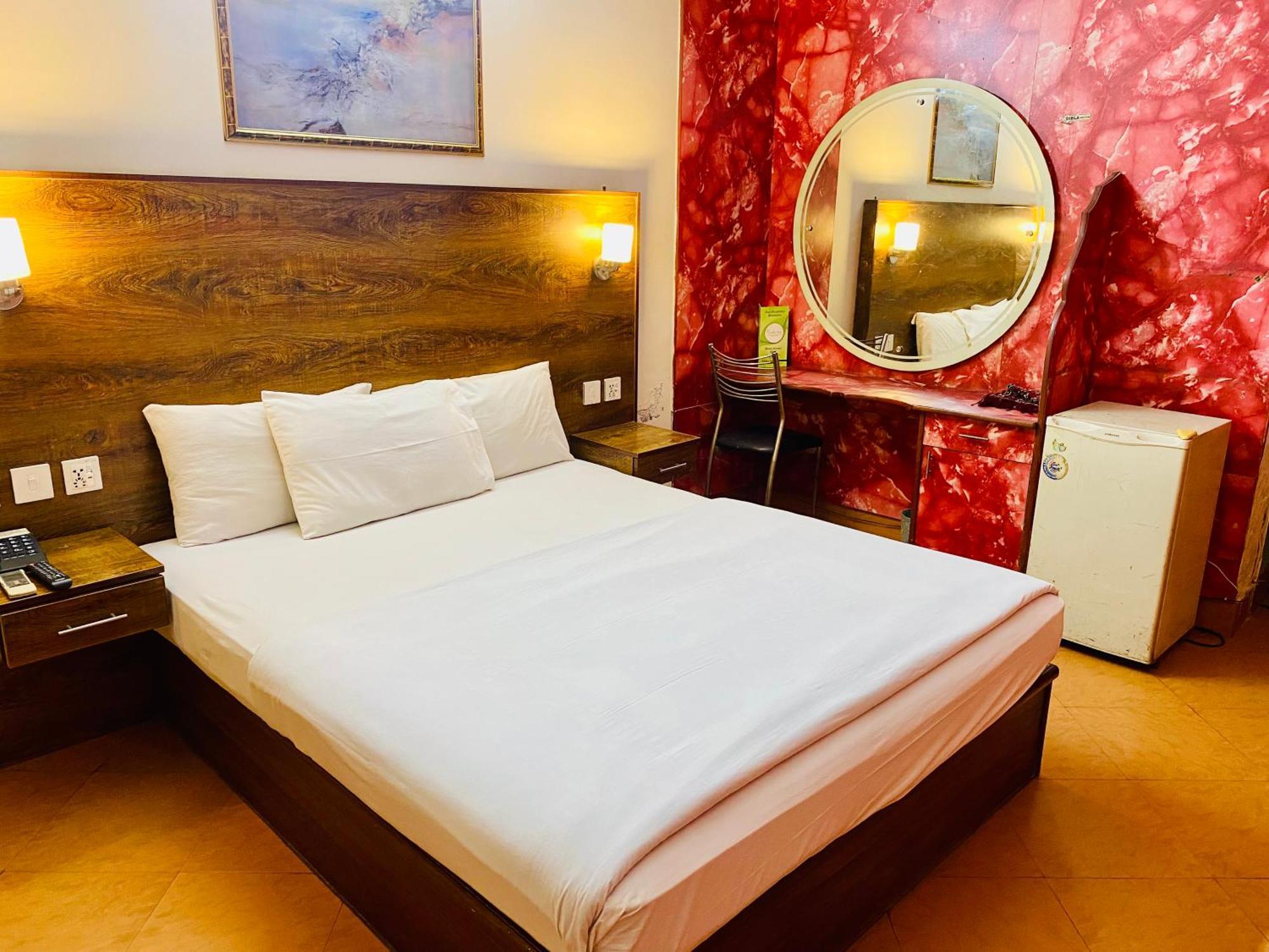 Fiesta Inn Hotel & Resorts Multan Exterior foto