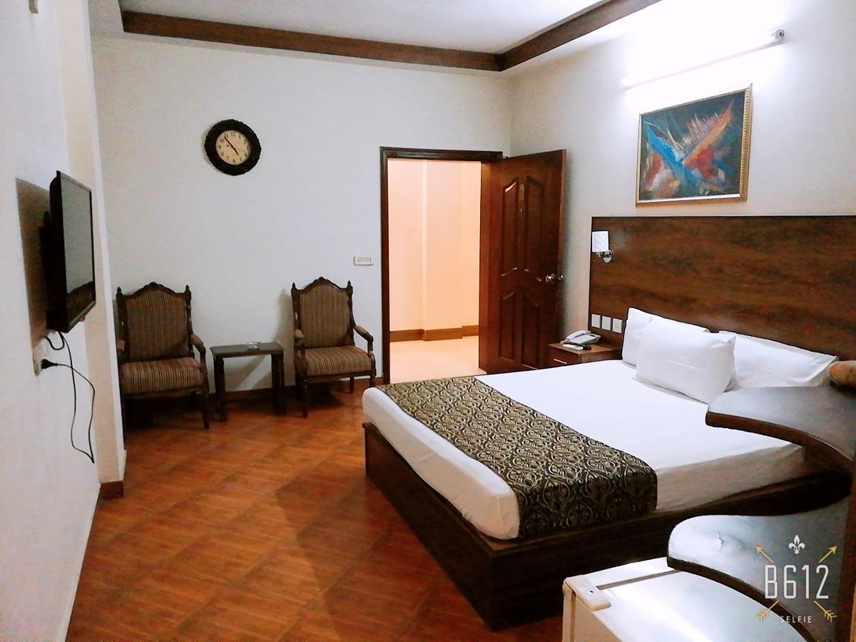 Fiesta Inn Hotel & Resorts Multan Exterior foto