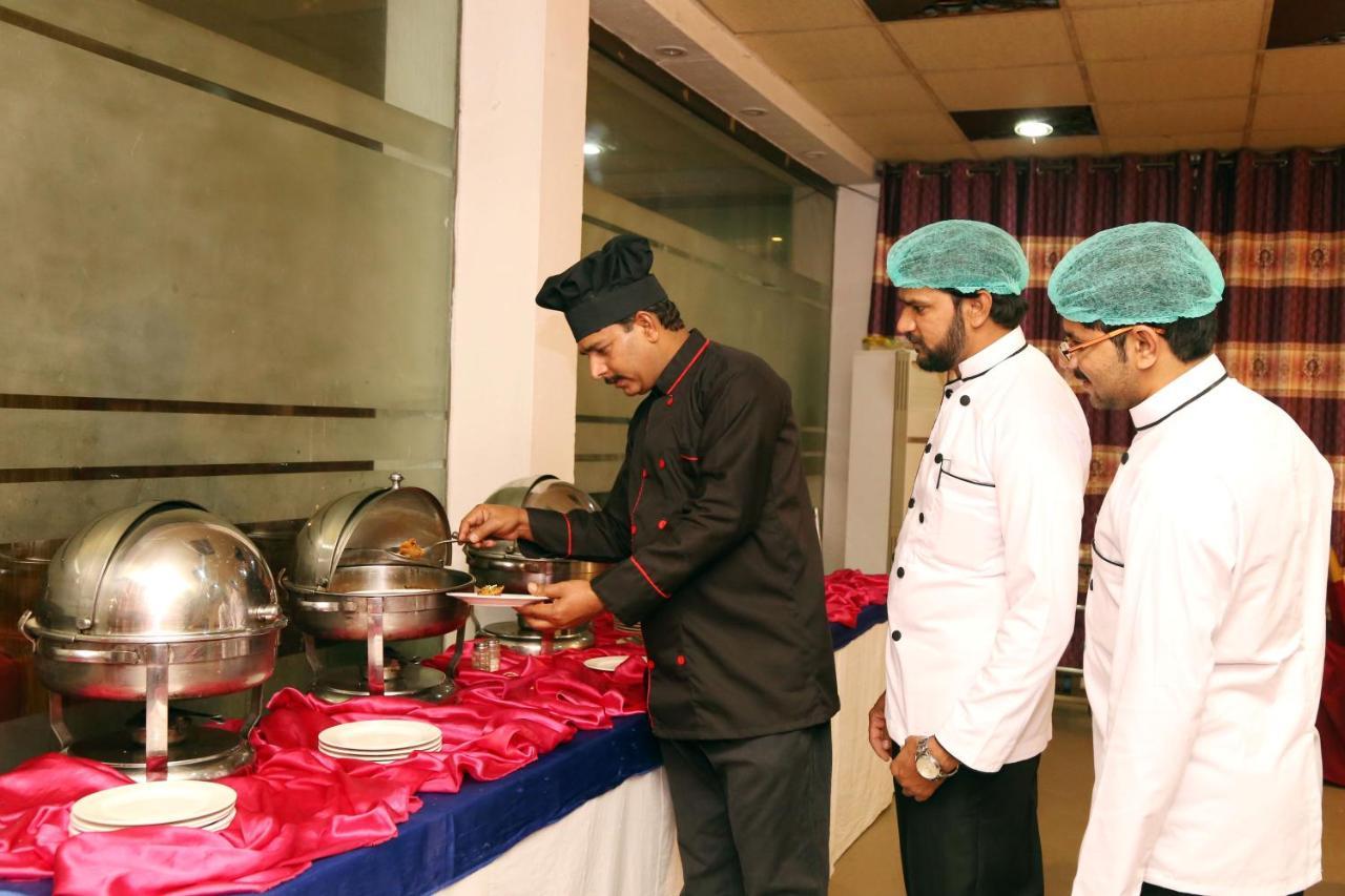 Fiesta Inn Hotel & Resorts Multan Exterior foto